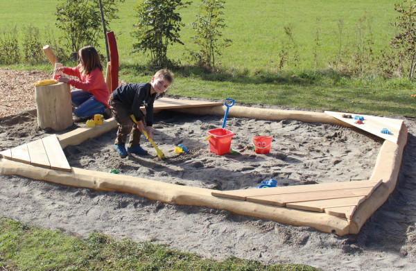 Sandkasten Robinien Natur Schwelle 3/3 m